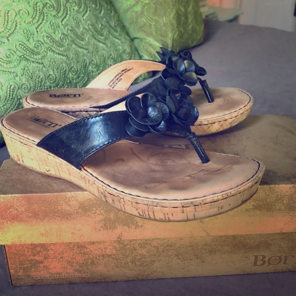 Born Kornelia black flip flop thongs sandals